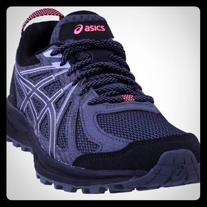 NIB ASICS Frequent Trail running shoes size 8.5